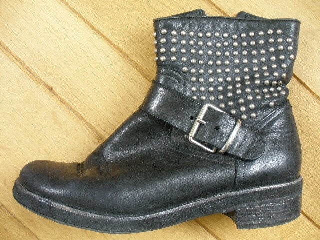 Bikerboots zwart met studs maat 39, Kleding | Dames, Schoenen, Zo goed als nieuw, Hoge laarzen, Zwart, Ophalen of Verzenden