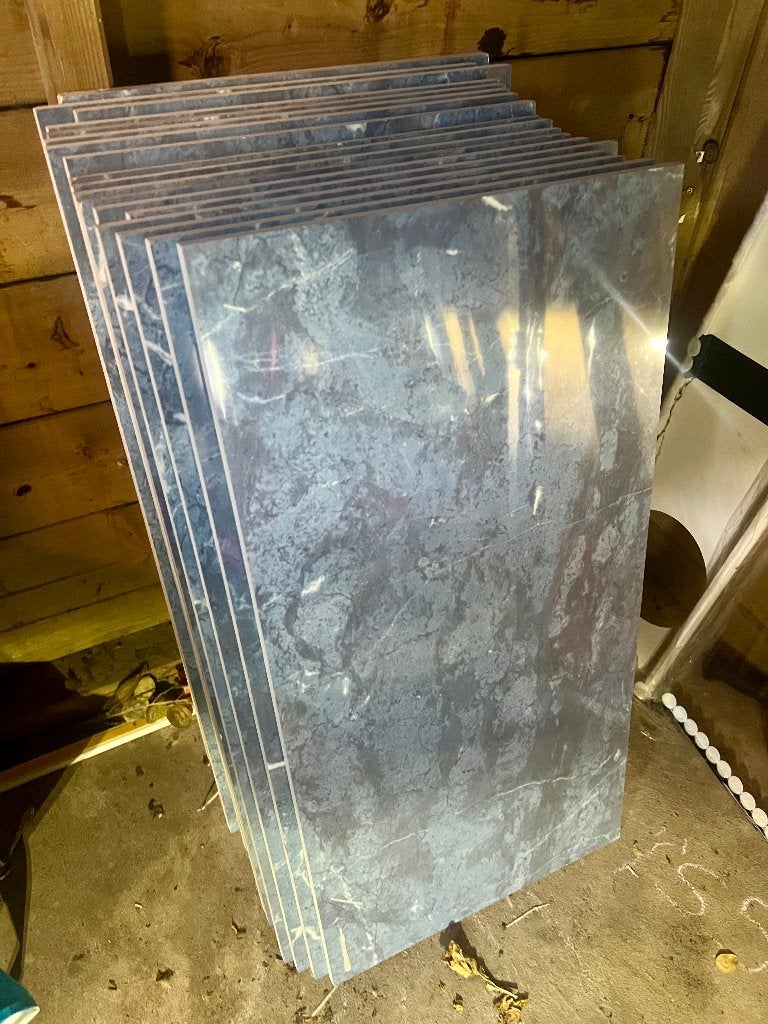 Venis marmer look grote blauwe keramische tegels 68cm * 32cm, Ophalen, 60 cm of meer, Nieuw, 10 m² of meer
