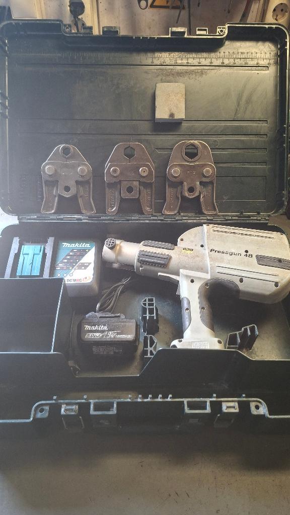Viega Press gun B4 accu perstang persapparaat pers tang, ,, Ophalen of Verzenden, Zo goed als nieuw, ,