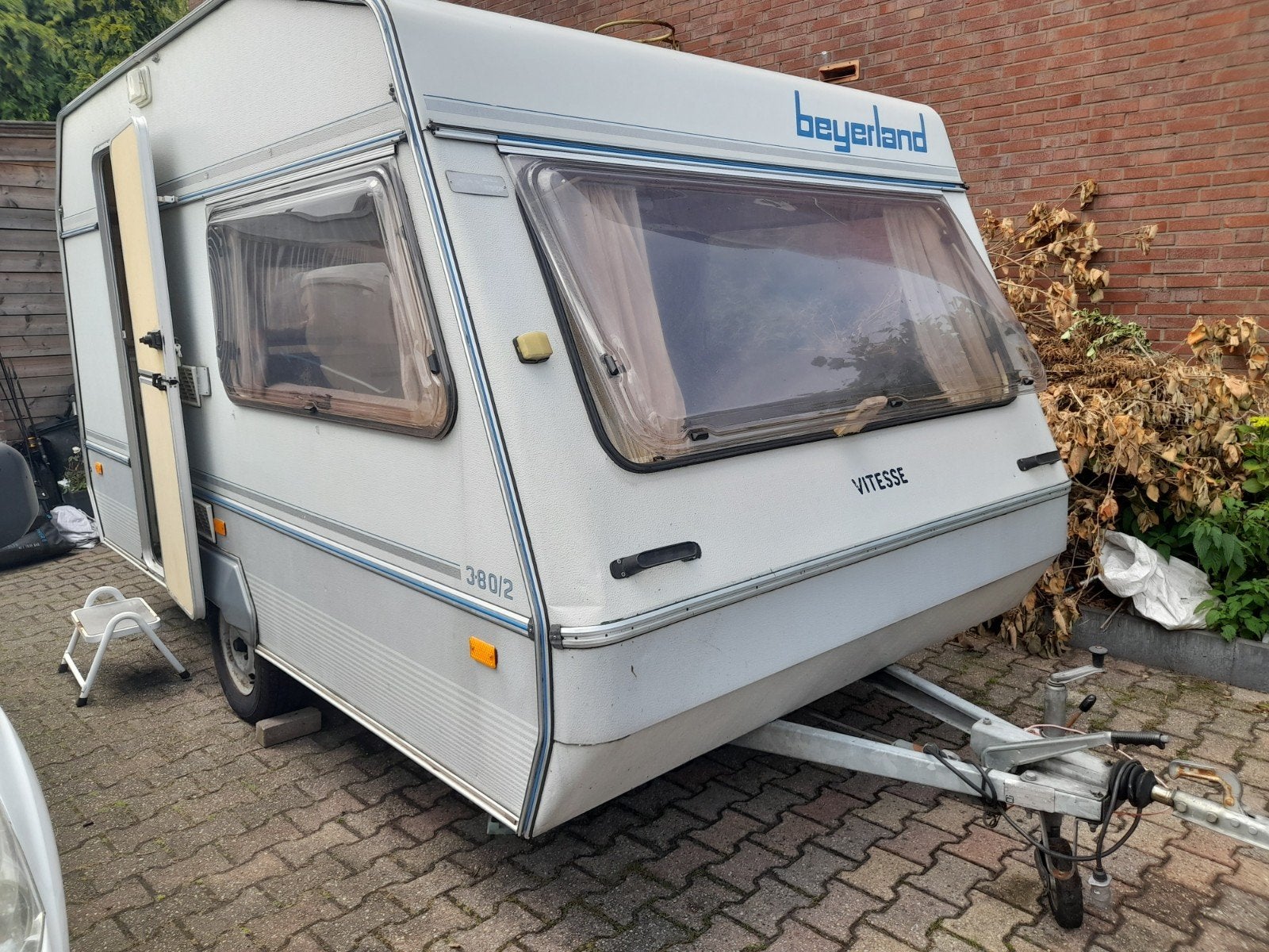 Gevraagd: kussens voor Beyerland 380/2 caravan, Ophalen of Verzenden