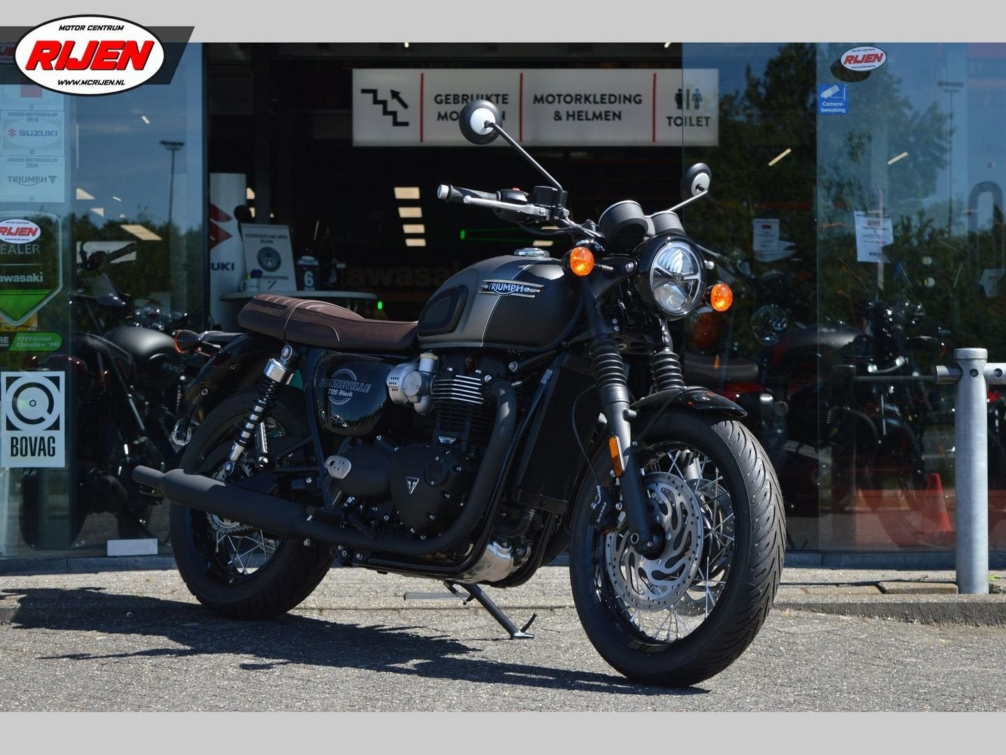 TRIUMPH BONNEVILLE T 120 BLACK (bj 2026), Motoren, 2 cilinders, Bedrijf, Onbekend, 1200 cc