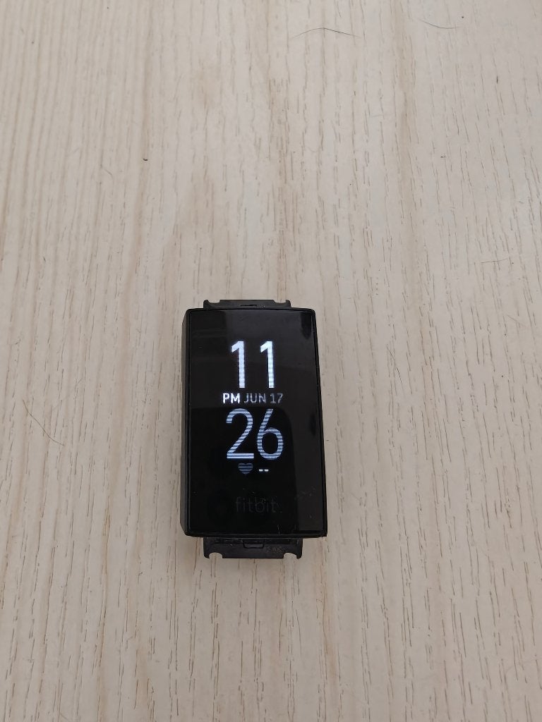 Fitbit charge 4 (geen balans, met oplader), Zwart, Ophalen of Verzenden, Zo goed als nieuw, Fitbit