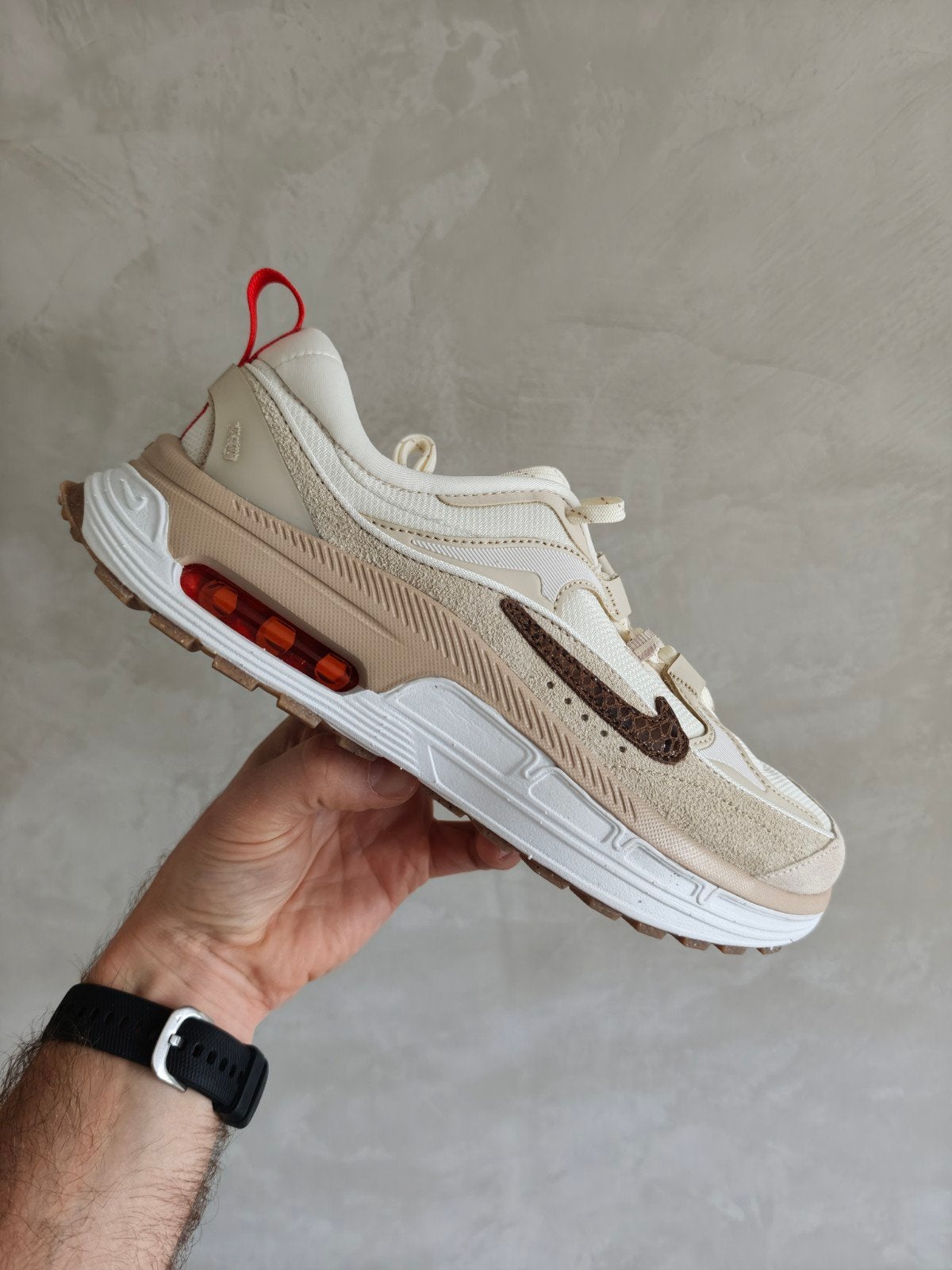 Nike Air Max Bliss SE Sneakers - Maat 40 - Pale Ivory/Rood, Nieuw, Ophalen of Verzenden, Sneakers of Gympen, Rood