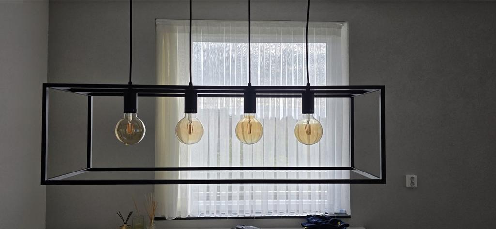 Moderne zwarte hanglamp, Huis en Inrichting, Lampen | Hanglampen, Ophalen, Zo goed als nieuw, Metaal, 75 cm of meer