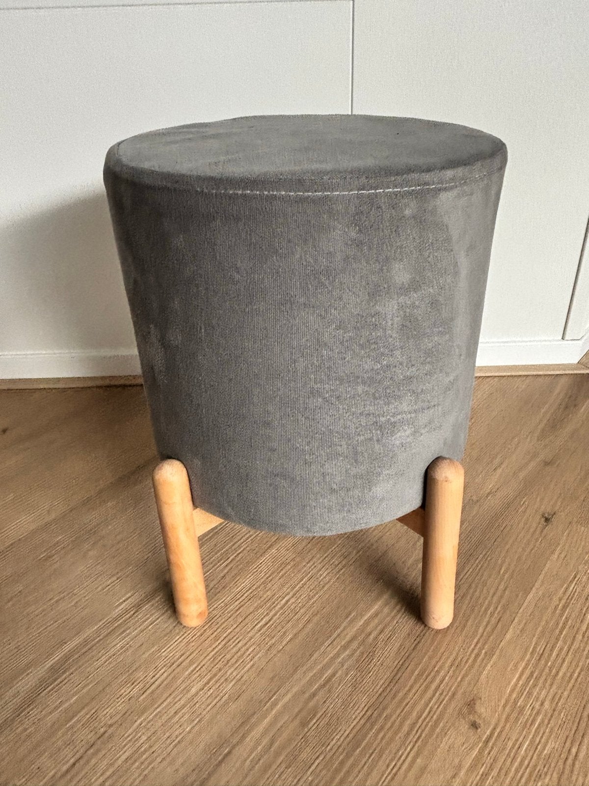 Stijlvol groen krukje met houten poten, Ophalen, Zo goed als nieuw, Hout