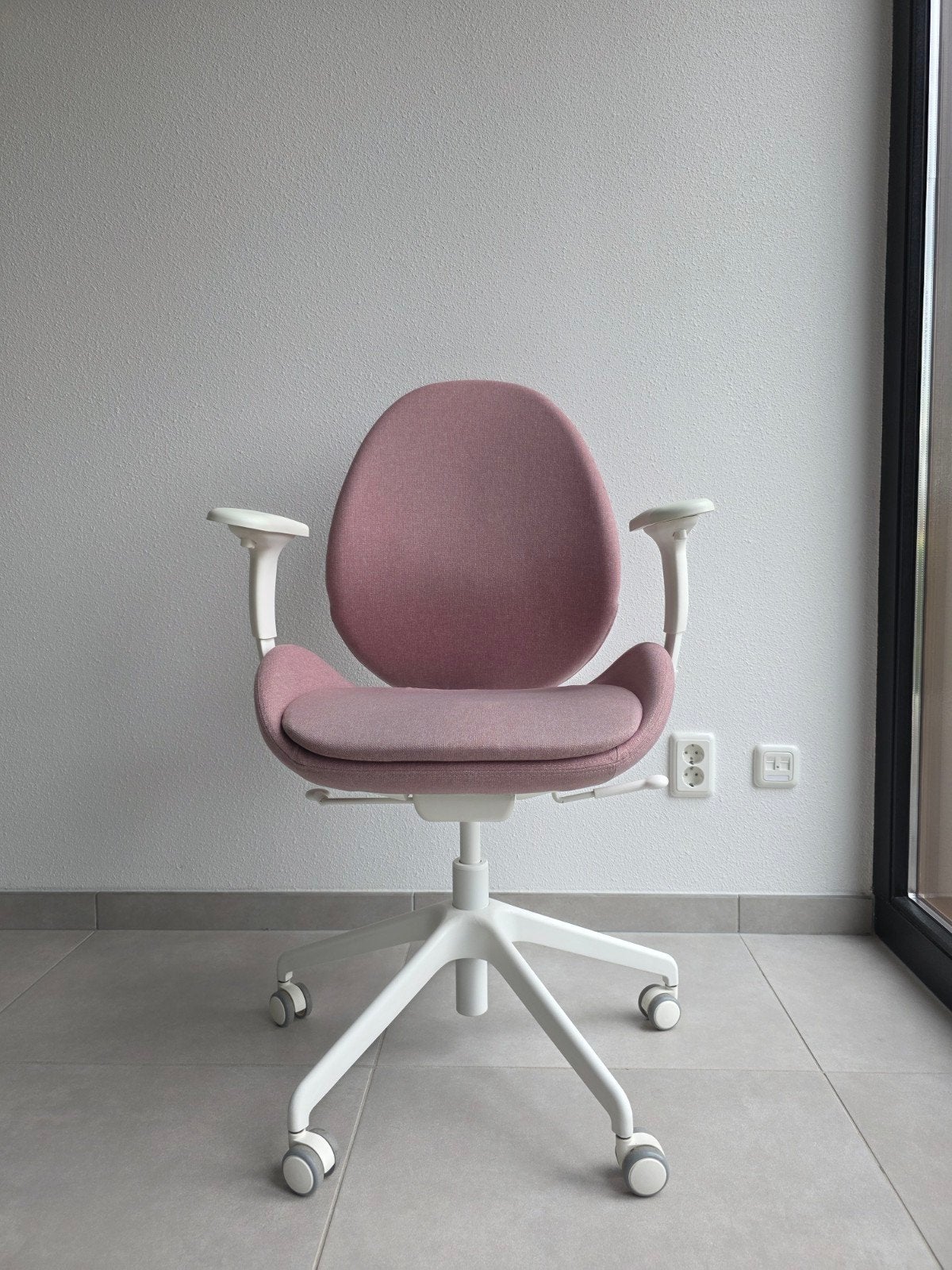 IKEA Bureaustoel - Hattefjall- Zo goed als nieuw, Huis en Inrichting, Ophalen, Zo goed als nieuw, Roze, Bureaustoel