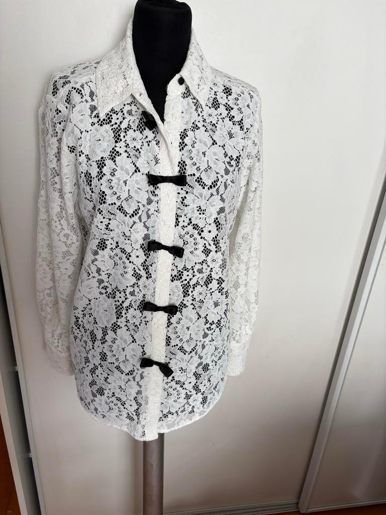 Zara Kanten Blouse met Zwarte Strikjes en Knoopjes - Maat L, Ophalen of Verzenden, Zo goed als nieuw, Maat 42/44 (L), Wit
