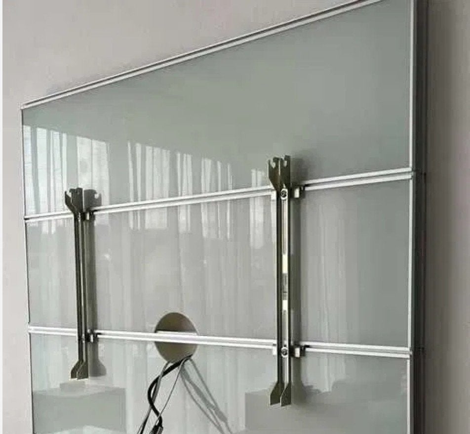 Ikea Framstra Glazen wandpaneel voor tv-montage, wit/zilver, Ophalen, Gebruikt, 100 tot 150 cm, 100 tot 150 cm
