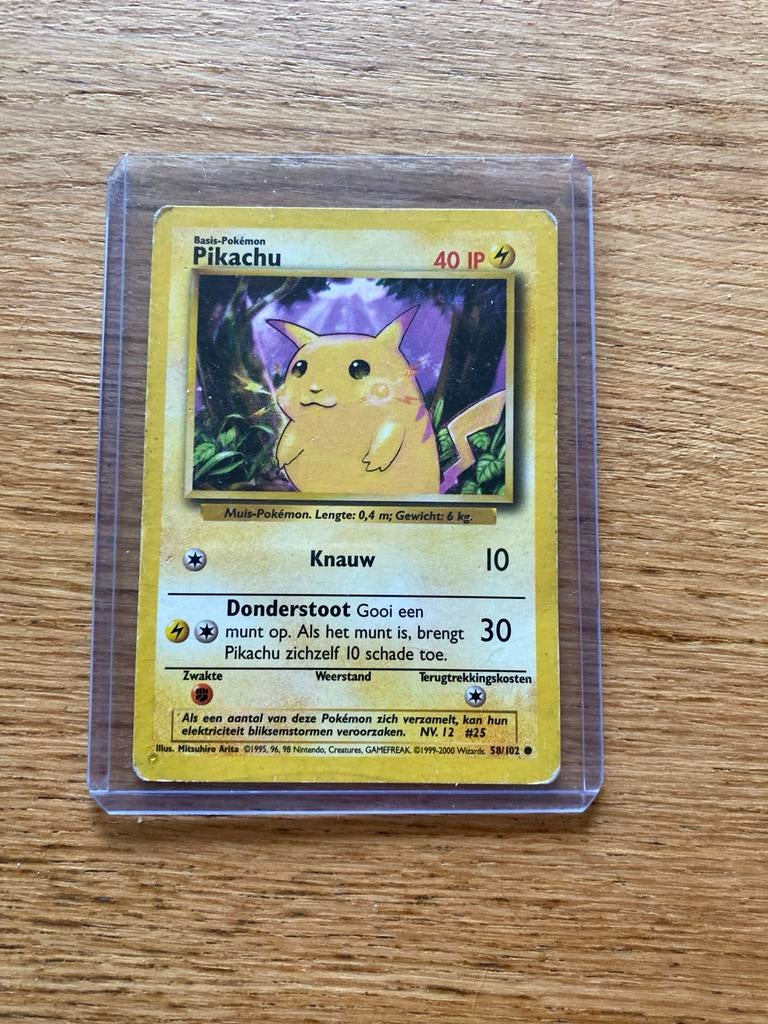 Pikachu Pokémon kaart uit 1995 - Licht beschadigd, incl. sle, Verzenden, Gebruikt, Losse kaart