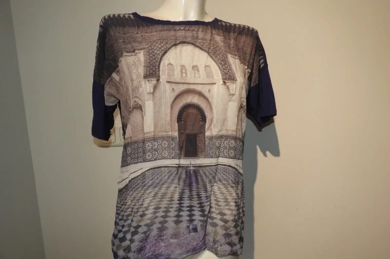 Marccain shirt print voorkant taj mahal blauwe rug N3 M, Kleding | Dames, Maat 38/40 (M), Korte mouw, Gedragen, Marccain