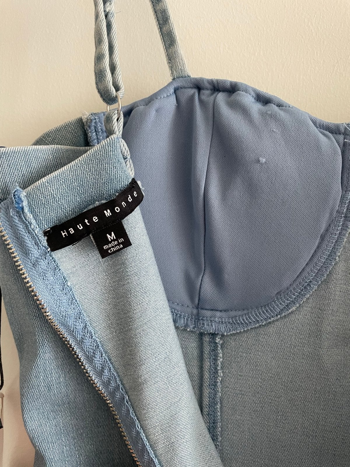 Sexy stretch lichtblauwe denim mini jurk met kristallen, Kleding | Dames, Jurken, Maat 38/40 (M), Blauw, Nieuw, Ophalen of Verzenden