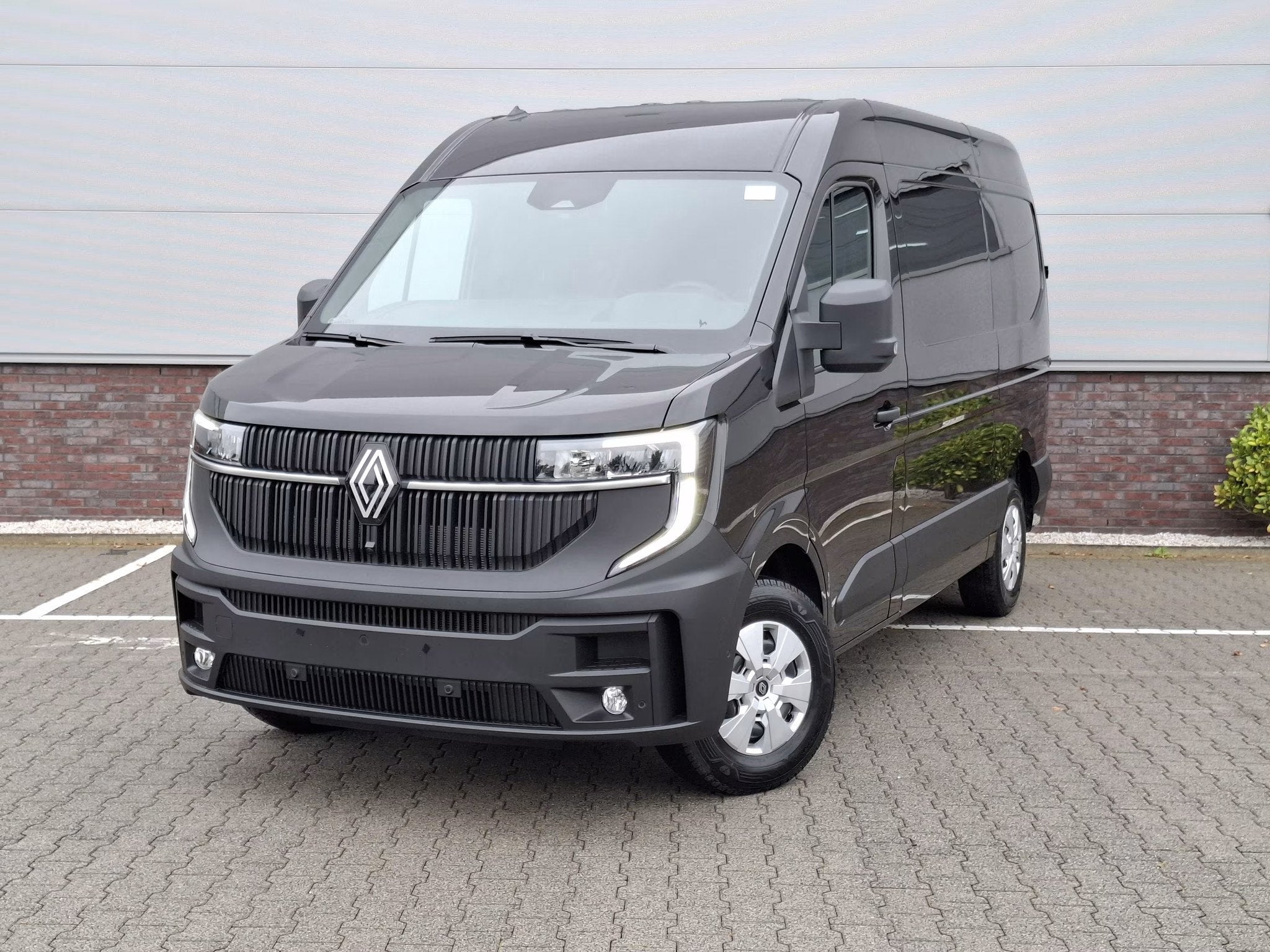 Renault Master E-Tech T35 L2H2 Extra long range 87 kWh, Gebruikt, 143 pk, Renault, Zwart