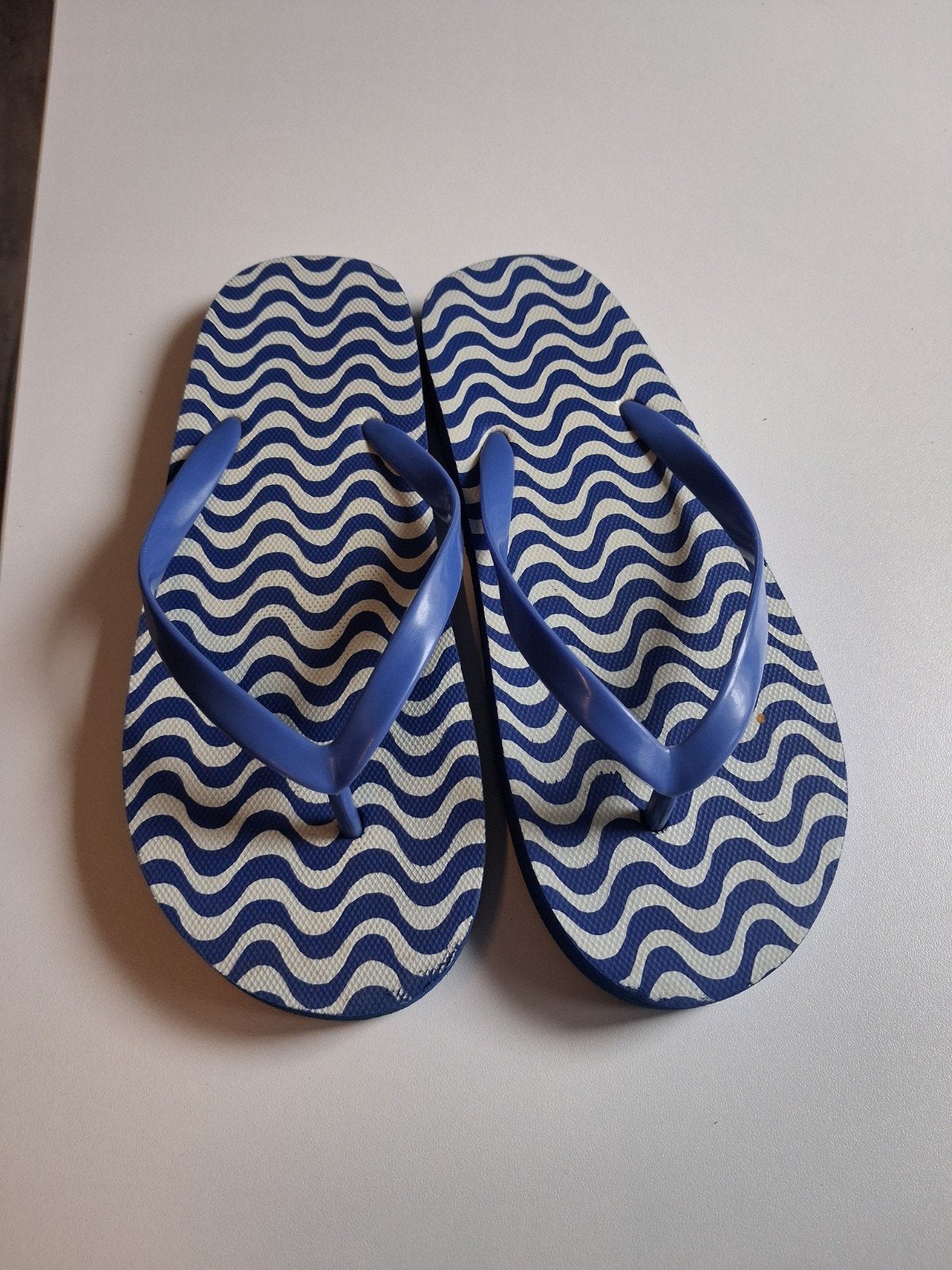 Teenslippers maat 34/35, Jongen of Meisje, Overige typen, Ophalen of Verzenden, Zo goed als nieuw