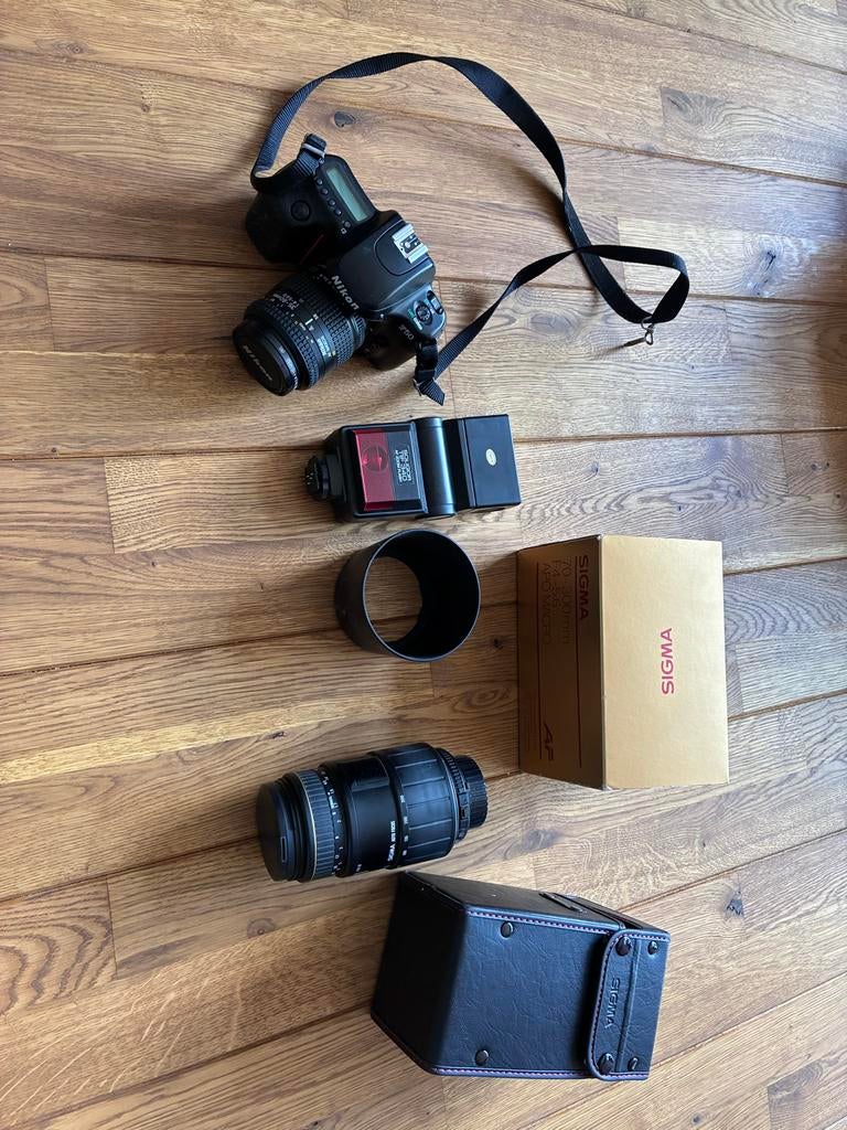 Nikon F50 camera met Sigma lens, Audio, Tv en Foto, Fotocamera's Analoog, Ophalen, Gebruikt, Spiegelreflex, Nikon