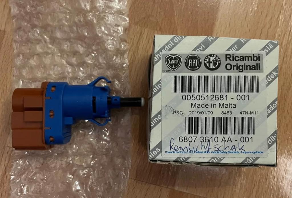 Remlichtschakelaar nieuw Alfa Romeo/ Fiat/ Abarth, Ophalen of Verzenden, Nieuw, Alfa Romeo