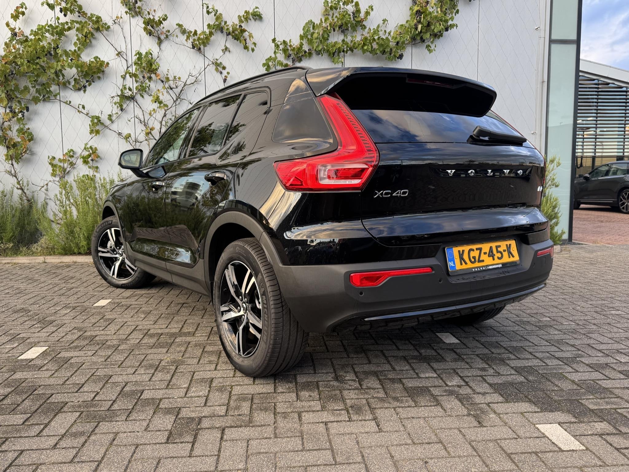 Volvo XC40 2.0 B4 Plus Dark | Trekhaak | Harman Kardon Audio, Auto's, Gebruikt, Euro 6, 4 cilinders, Automatische klimaatregeling