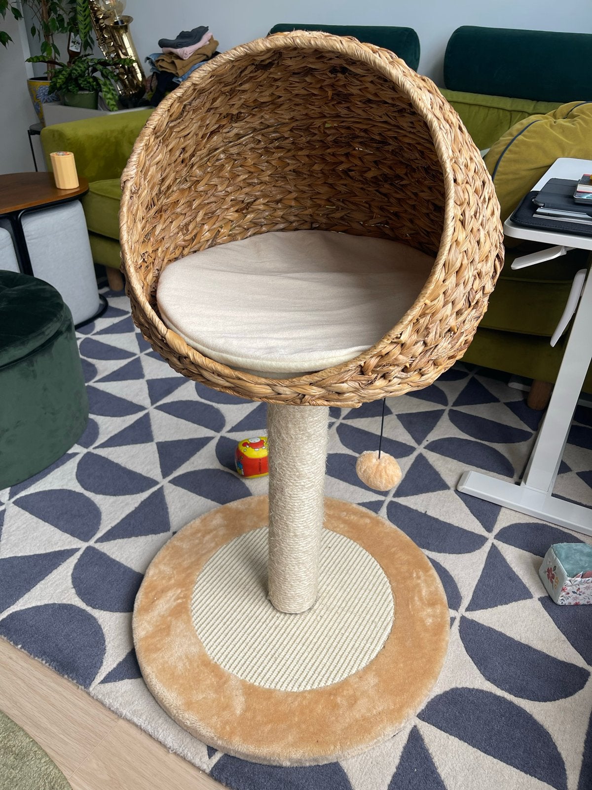 cat tree/krabpaal, Ophalen