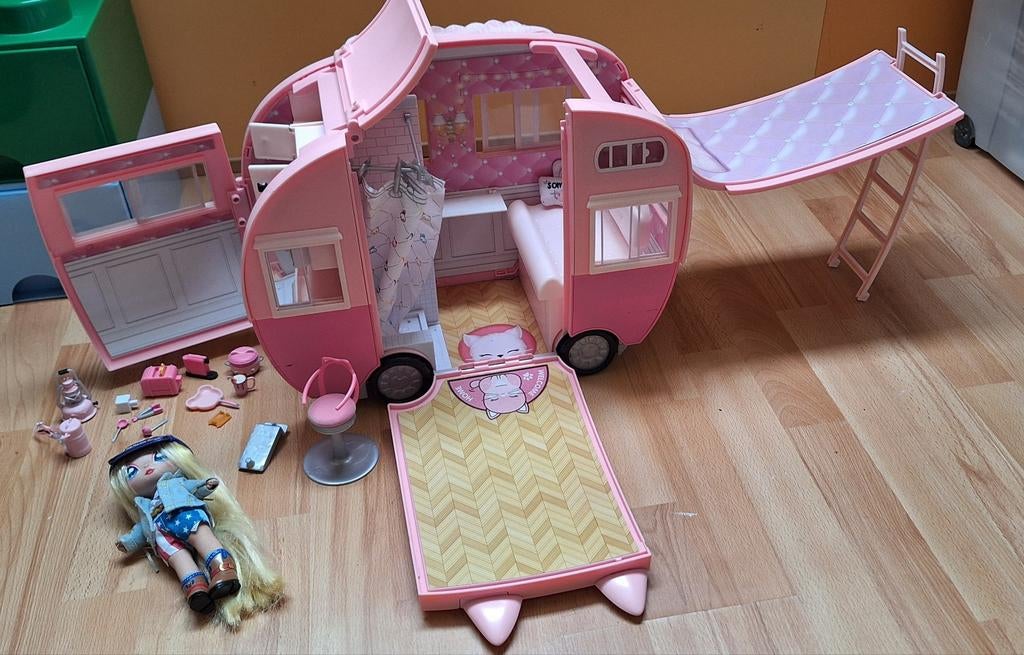 Na!Na!Na! Suprise roze caravan met pop, Ophalen, Gebruikt, Meisje