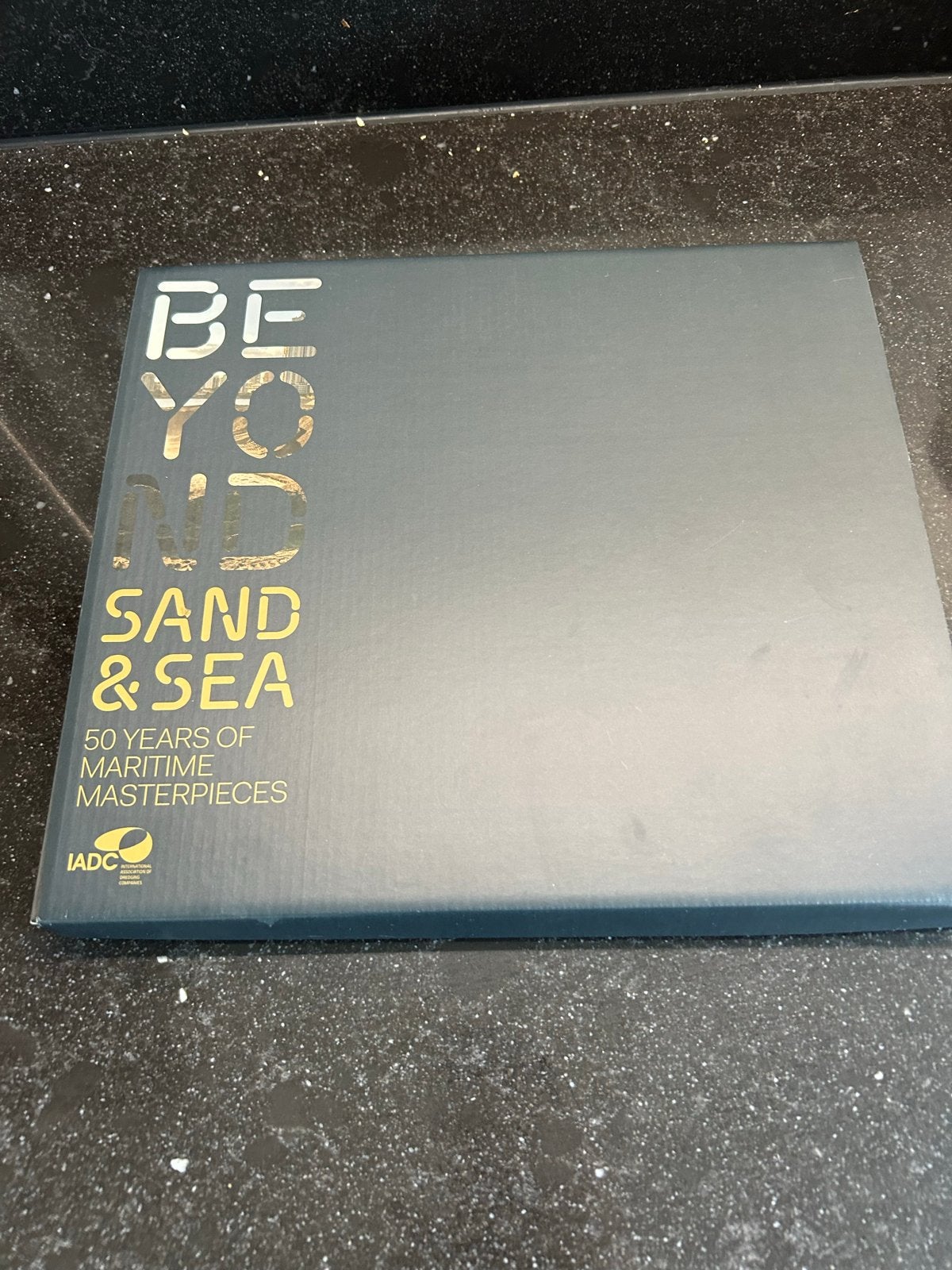 Beyond Sand & Sea 1965-2015: 50 jaar maritieme meesterwerken, Ophalen of Verzenden, Zo goed als nieuw, Overige onderwerpen