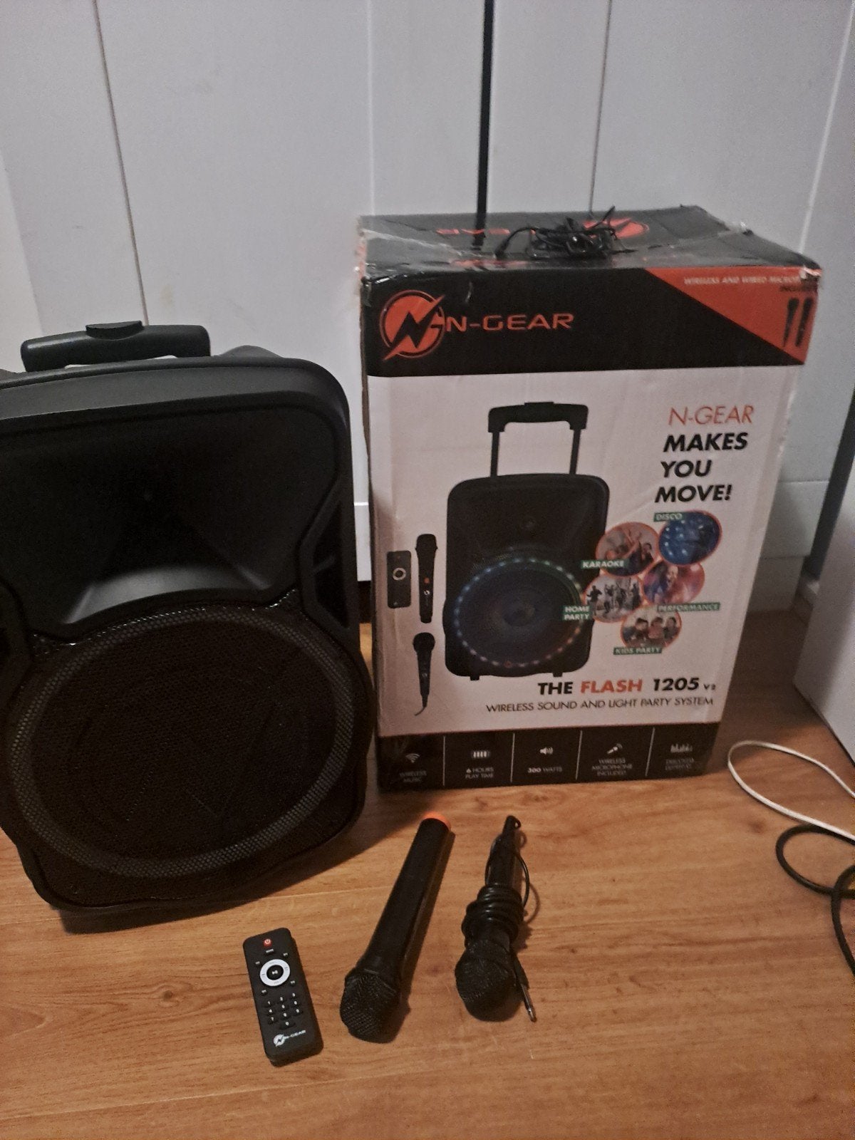 N-GEAR The Flash 1205 V2 Draadloos karaoke Party Systeem, Ophalen of Verzenden, Zo goed als nieuw, Complete set