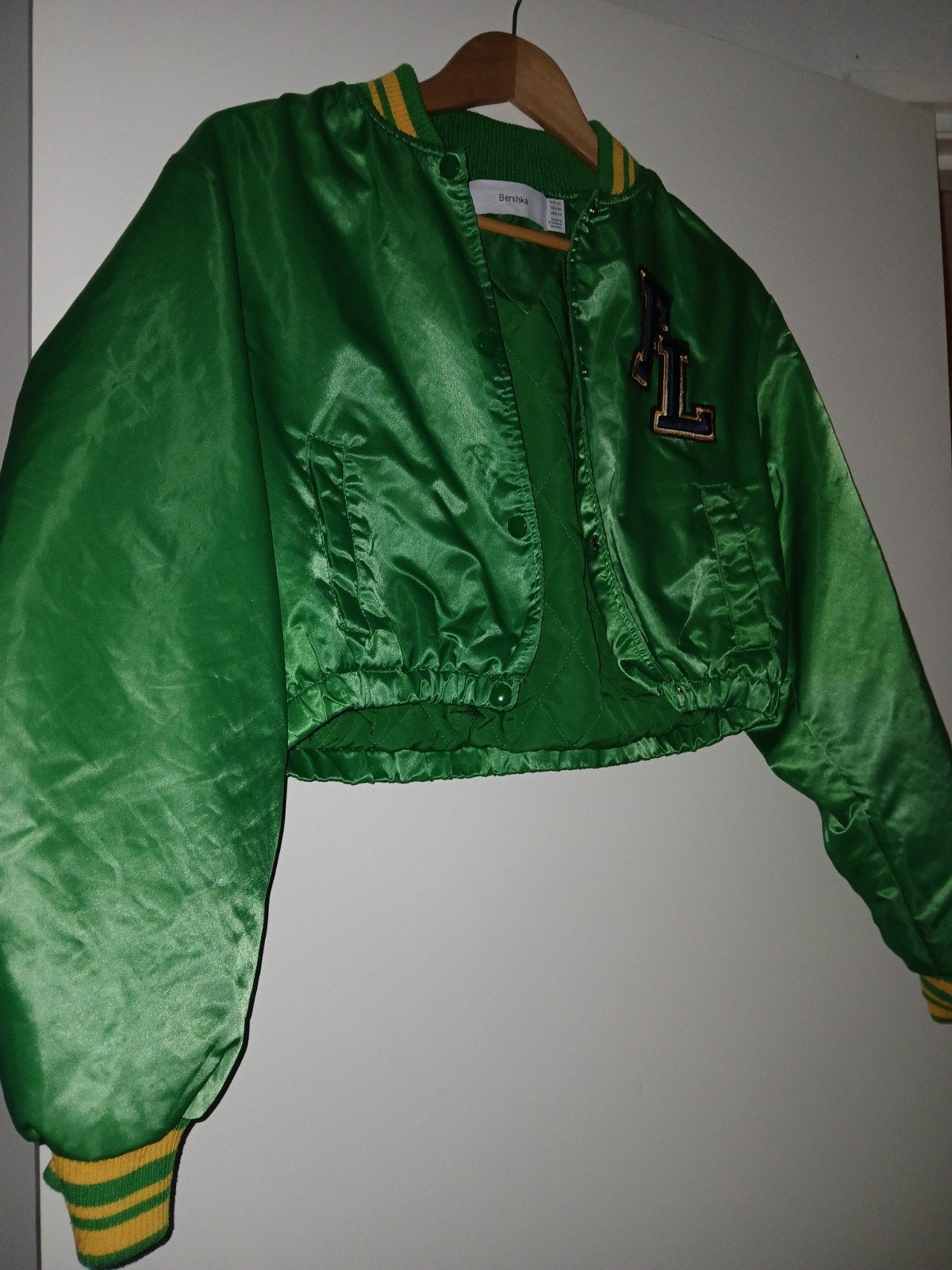 Groene Bershka bomberjack maat XS, Zo goed als nieuw, Maat 34 (XS) of kleiner, Groen, Bershka