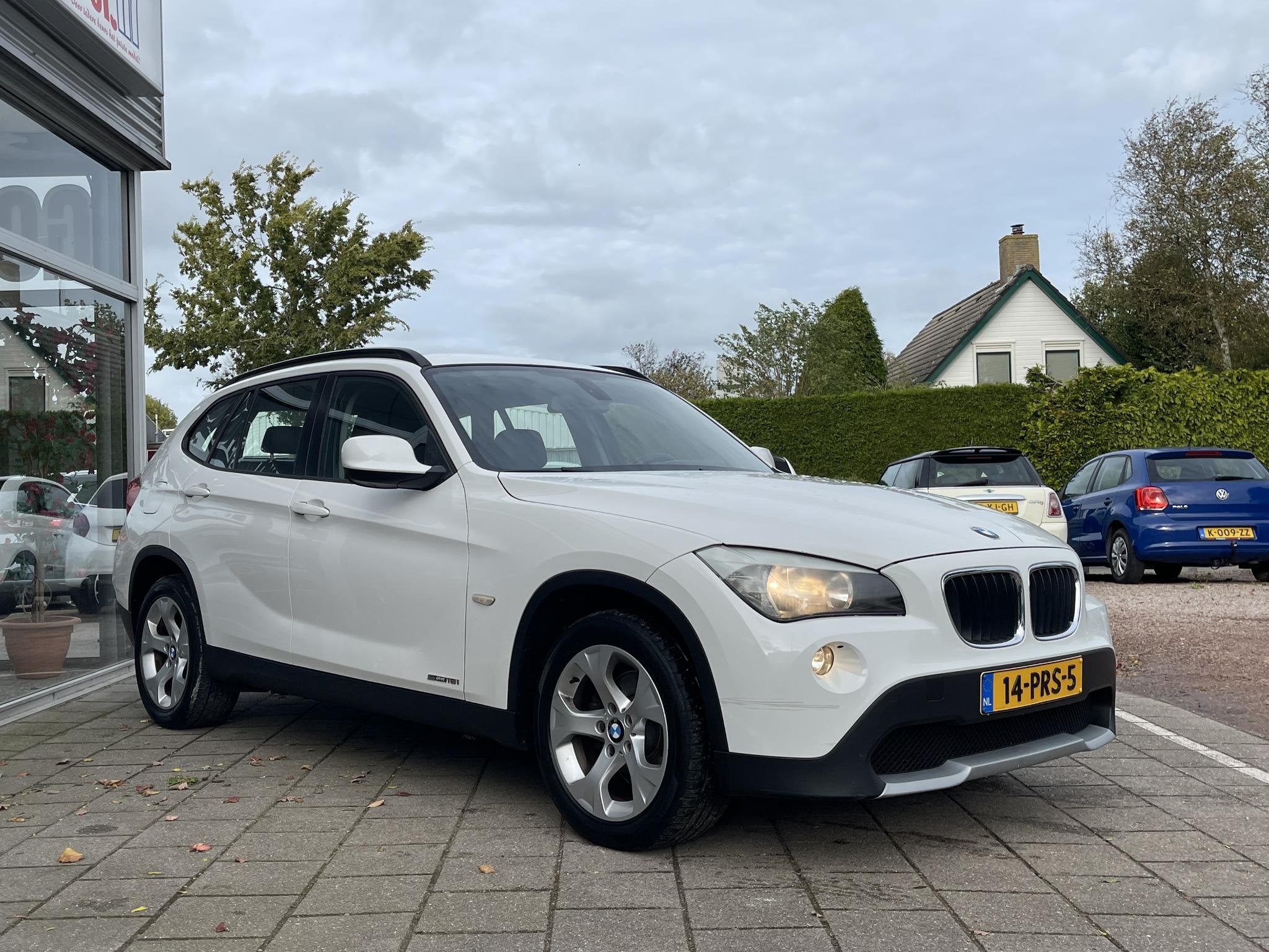BMW X1 sDrive18i Executive /Automaat/Cruise/Clima/Navi/Trekh, Euro 5, 4 cilinders, Wit, Origineel Nederlands