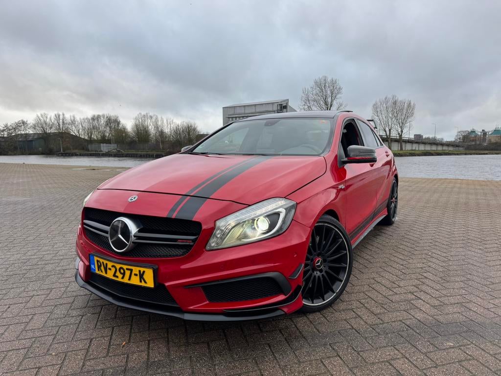Mercedes-Benz A45 AMG 4MATIC |360 PK|Uniek Rode|Pano|Aero, Auto's, Automaat, Dealer onderhouden, Zwart, 4 cilinders