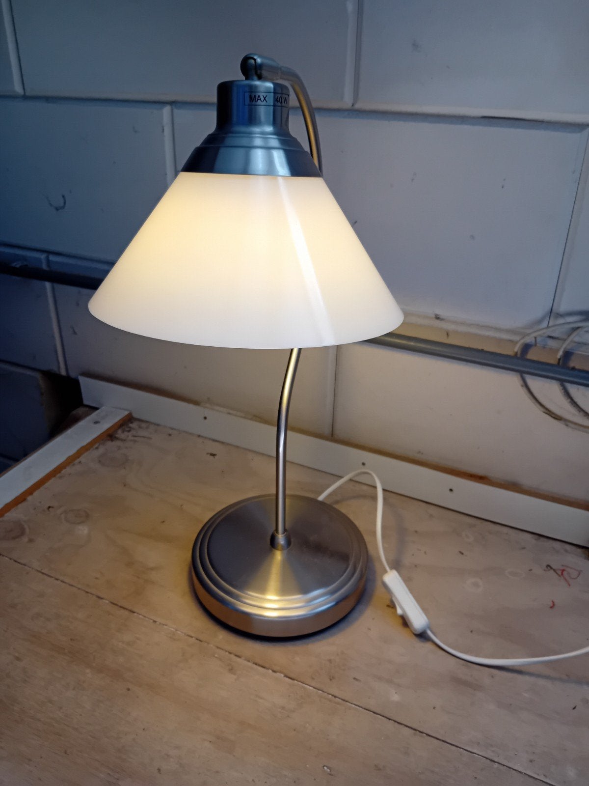 IKEA KROBY Tafellamp - Geborsteld Nikkel met Opaal Glas, Ophalen of Verzenden, Zo goed als nieuw, E14 (klein)