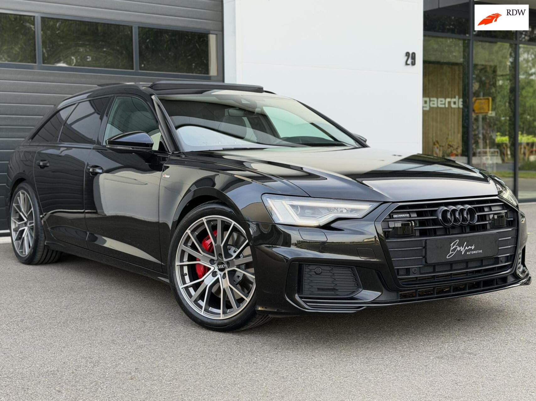 Audi A6 Avant 55 TFSI e Quattro Competition Panodak | 20Inch, Auto's, Automaat, Dealer onderhouden, Gebruikt, Zwart