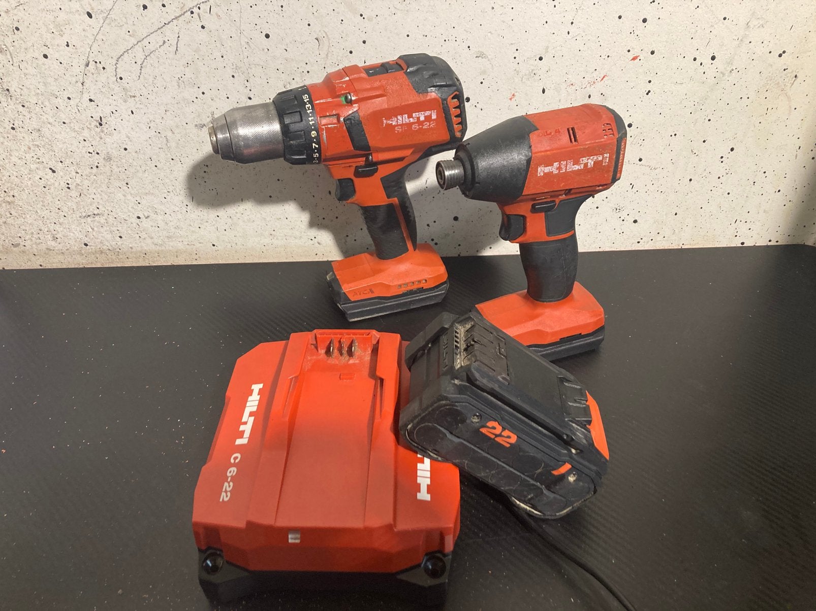 Hilti nuron schroefset, Doe-het-zelf en Verbouw, Gereedschap | Boormachines, Ophalen of Verzenden, Zo goed als nieuw, Boor- en/of Breekhamer