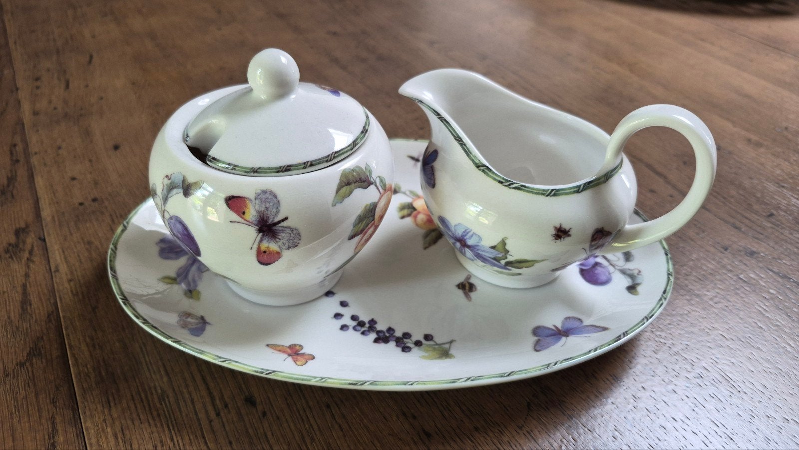 suikerpot en melkkannetje set janneke brinkman, Ophalen of Verzenden, Zo goed als nieuw, Porselein, Landelijk/Boerenbont