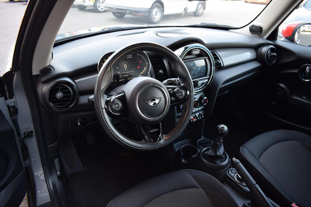 Mini Mini 1.5 Cooper Pepper | Apple CarPlay | H/K | Climate, Voorwielaandrijving, Gebruikt, 4 stoelen, 49 €/maand