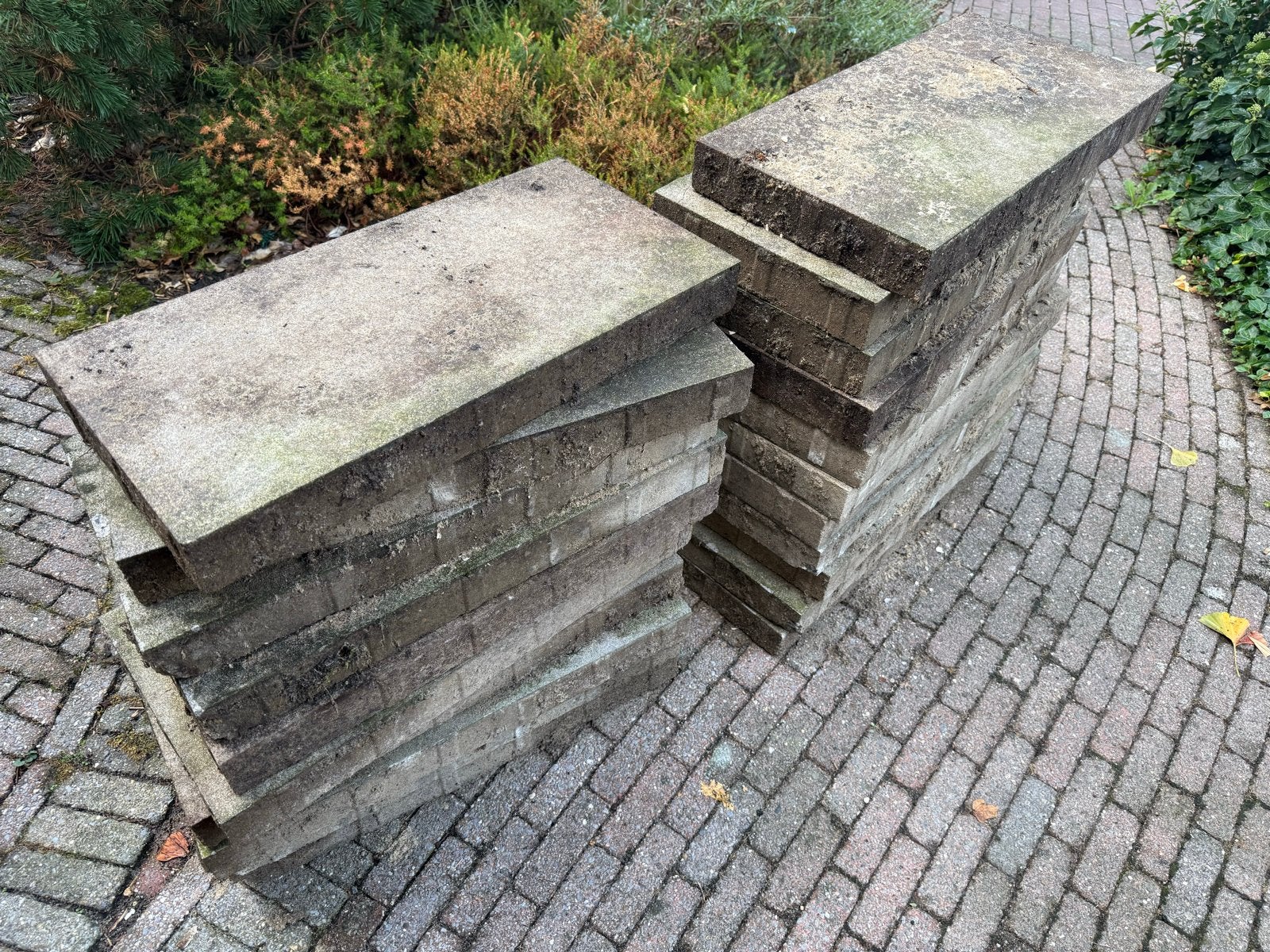 21 grijze tegels 60x30x6 cm - gratis af te halen, Doe-het-zelf en Verbouw, Ophalen, Gebruikt, Minder dan 5 m², 20 tot 40 cm