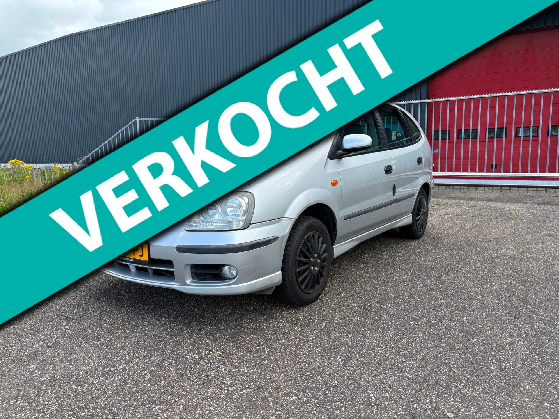 Nissan Almera Tino 1.8 Acenta NWE. APK 06-07-2027, 4 cilinders, Almera Tino, 116 pk, Origineel Nederlands