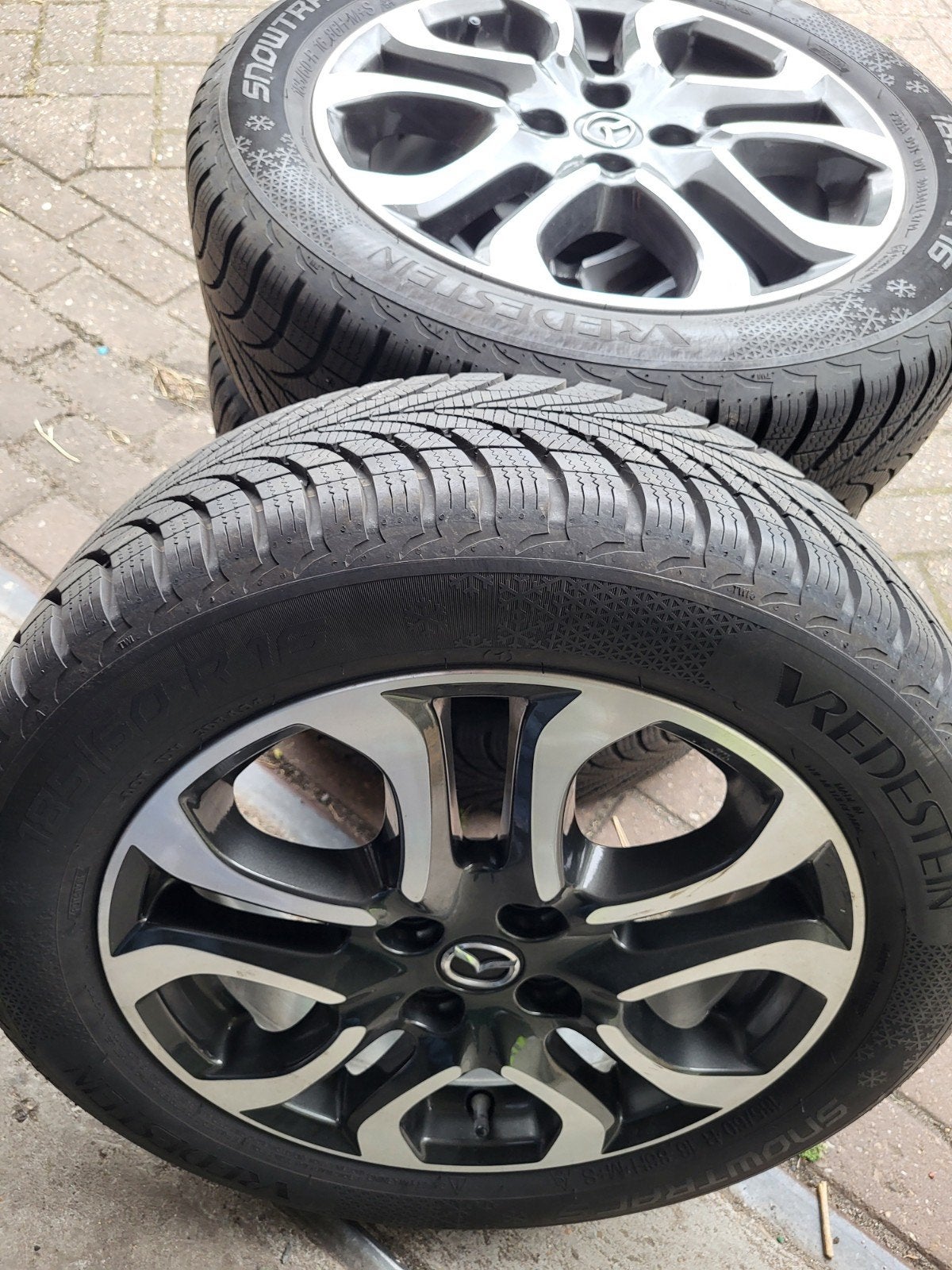 Toyota Yaris Mazda 2 wielen 16 wielbouten wiel moren, Ophalen, Gebruikt, Jaf_zoet@hotmail.com, .