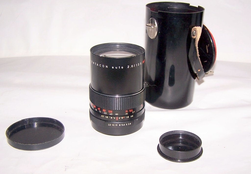 Hele mooie Pentacon Auto 1:2.8 135mm lens. M42. Mint., Zo goed als nieuw, Beschermhoes/tas, 135 mm, Overige merken
