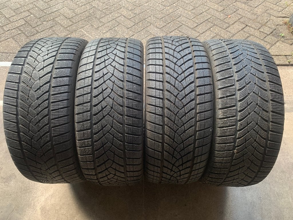 4X GOODYEAR SUV BANDEN 255 40 R21 102V 2X 5,5MM 2X 6-6,5MM, Gebruikt, 255 mm, GOODYEAR, .