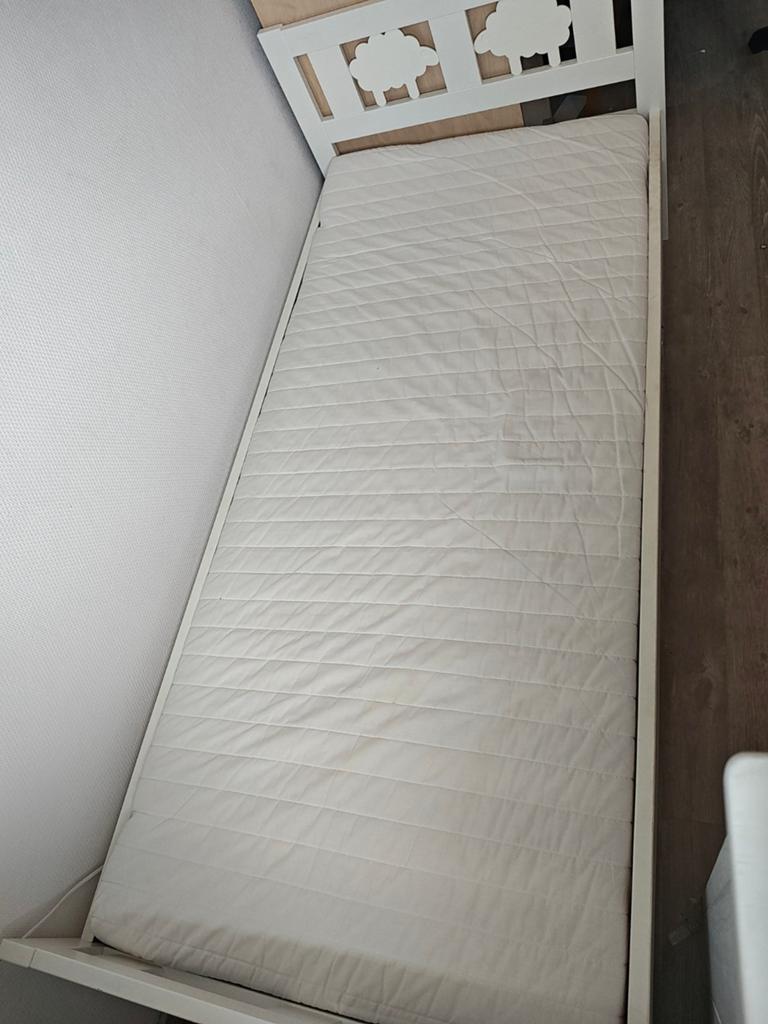 Ikea peuter bedje 70*160 + 2 lakentjes, Doe-het-zelf en Verbouw, Verwarming en Radiatoren, Ophalen, 30 tot 80 cm, Gebruikt, Radiator