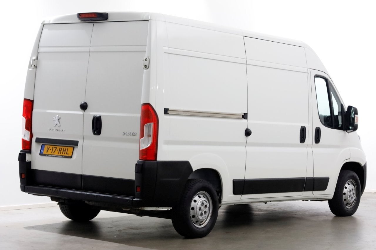 Peugeot Boxer 2.2 BlueHDi 120pk L2H2 Airco/Navi/Inrichting 0, Voorwielaandrijving, Dealer onderhouden, Gebruikt, Euro 6