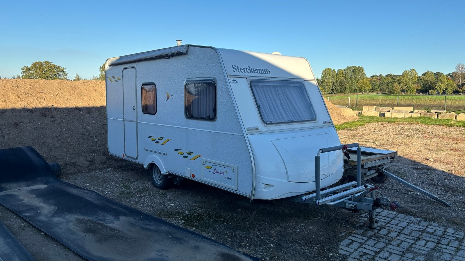 Sterckeman Starlett 420 CP - Compacte en complete caravan, Caravans en Kamperen, Vast bed, Sterckeman, Rondzit, Particulier