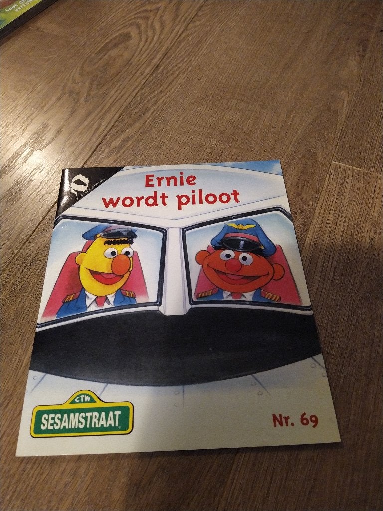 Sesamstraat - Ernie wordt piloot, Ophalen of Verzenden, Gelezen, Fictie algemeen
