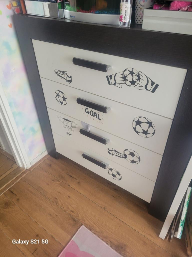 Commode met voetbalthema - Zo goed als nieuw, Ophalen, Zo goed als nieuw, 75 tot 100 cm, Minder dan 50 cm