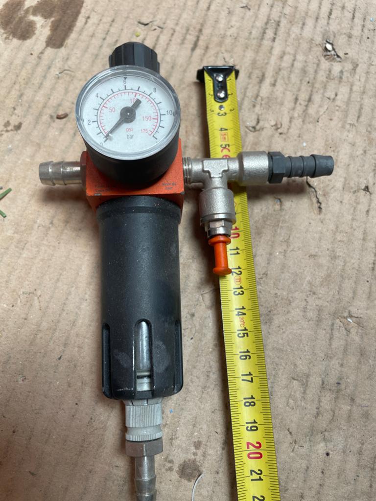Drukregelaar met manometer en waterafscheider, Ophalen, Gebruikt