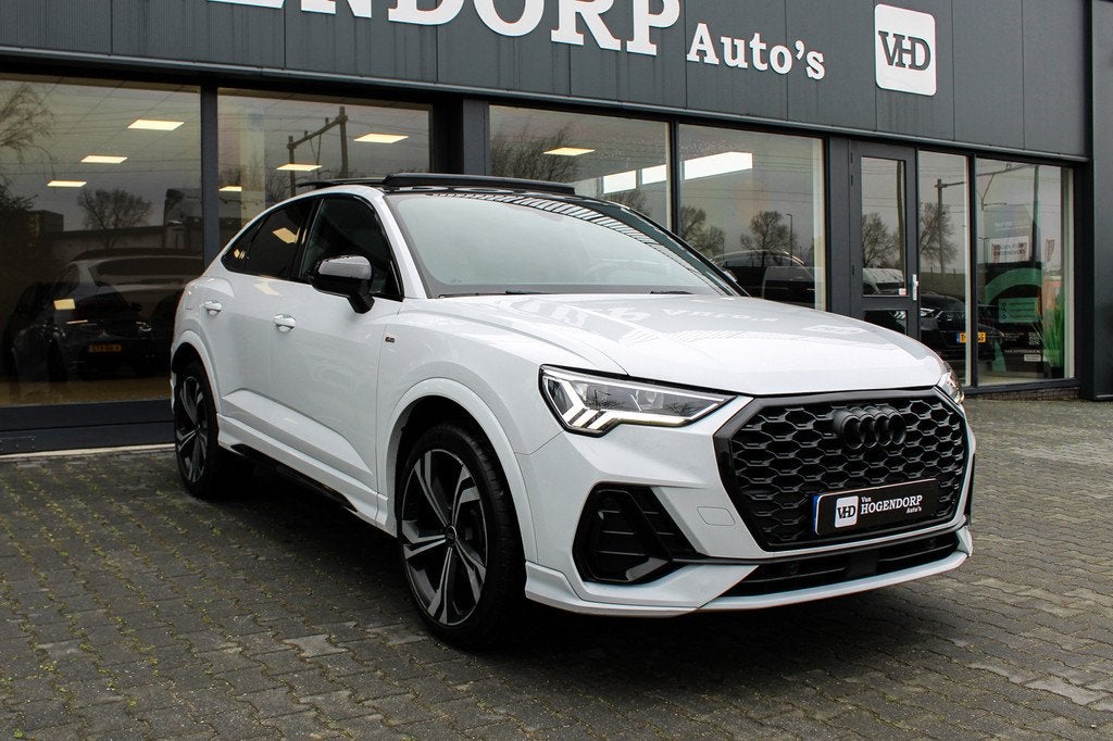 Audi Q3 SPORTBACK 35 TFSI S Edition PANO NAVI MATRIX KEYLESS, Automatische klimaatregeling, 4 cilinders, 150 pk, 1505 kg