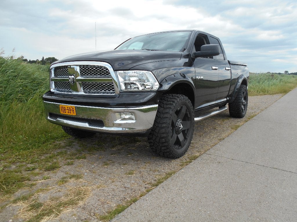 Dodge Ram 1500 4.7 V8 Automaat 2009 4x4 NETTE AUTO JAAR APK, Auto's, Automaat, Stof, 8 cilinders, Zwart