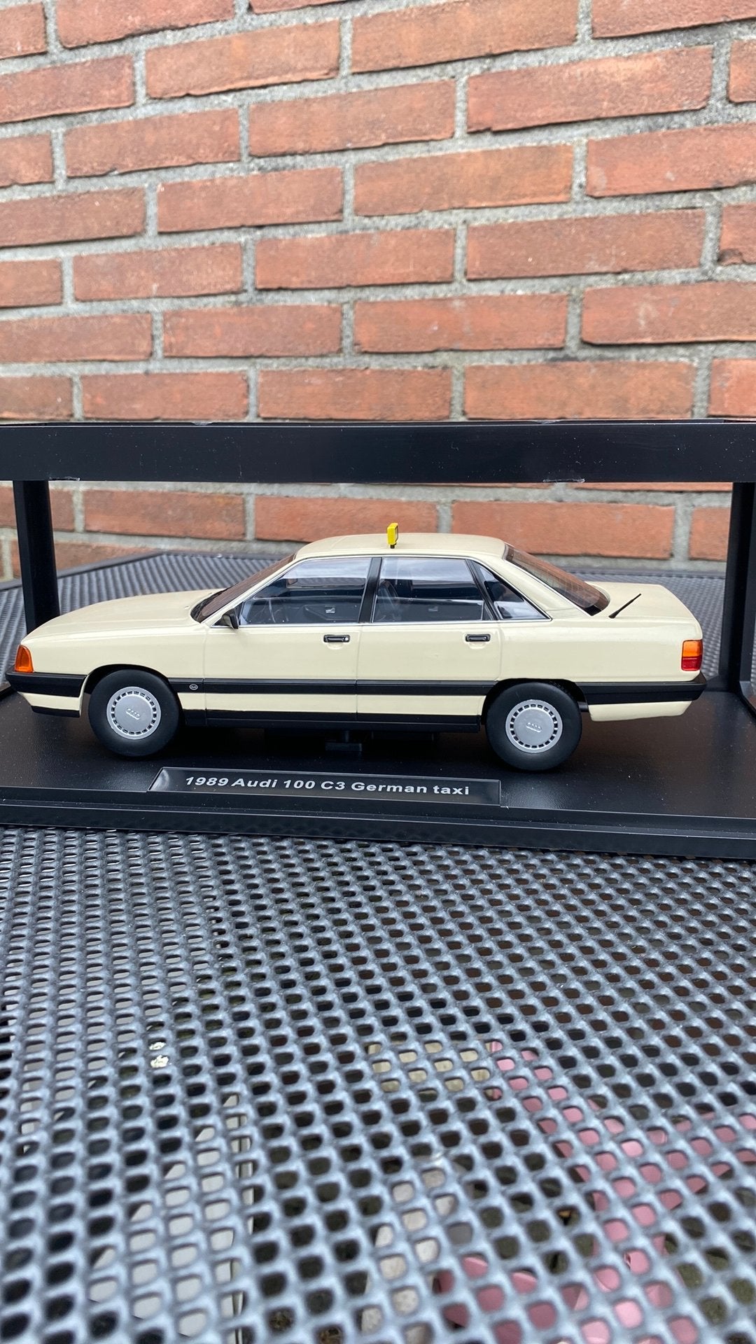 Mooi model Audi 1/18, Hobby en Vrije tijd, Modelauto's | 1:18, Ophalen of Verzenden, Zo goed als nieuw, Overige merken