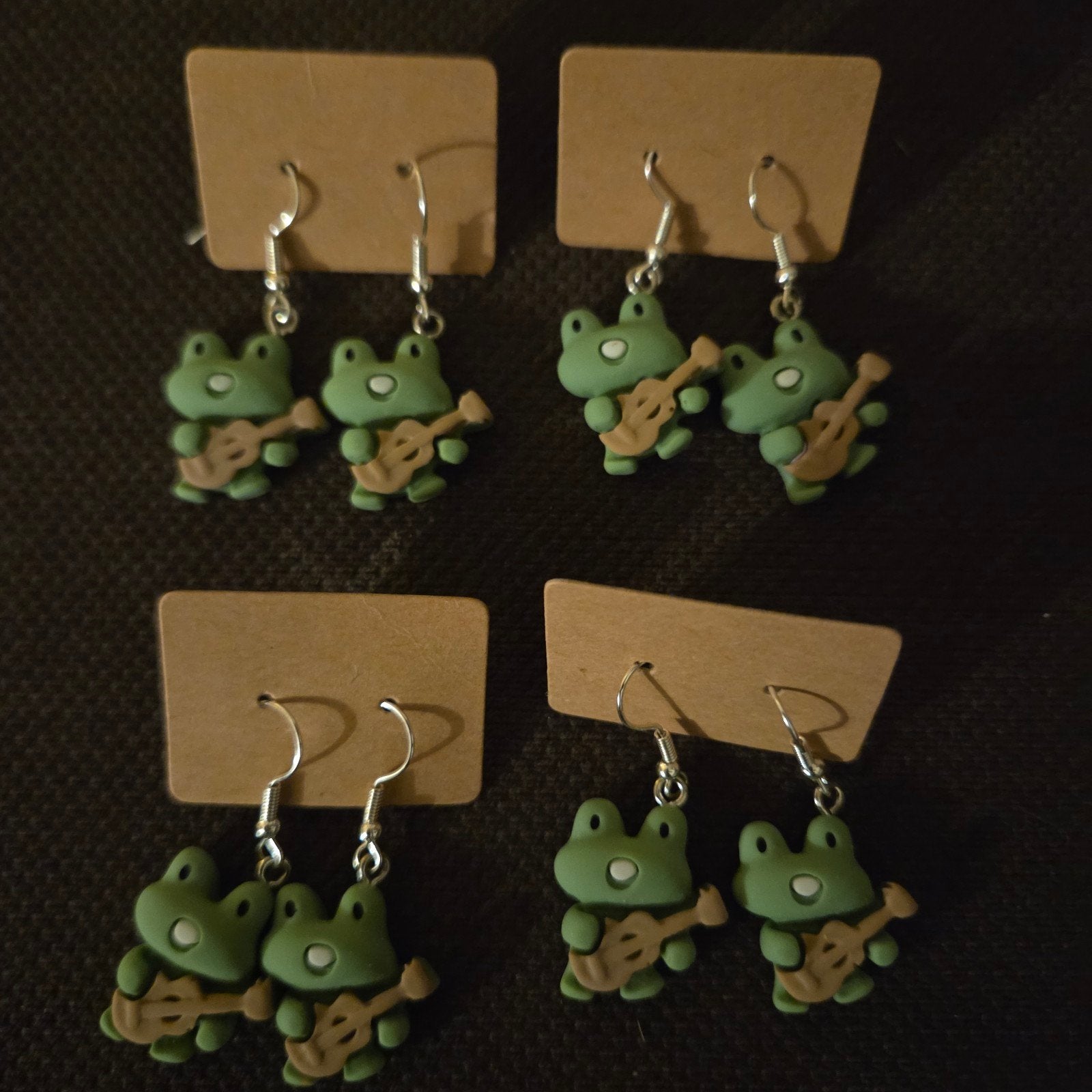 4x set Kikker oorbellen - Leuk voor carnaval & Oeteldonk, Overige materialen, Hangers, Verzenden, Nieuw