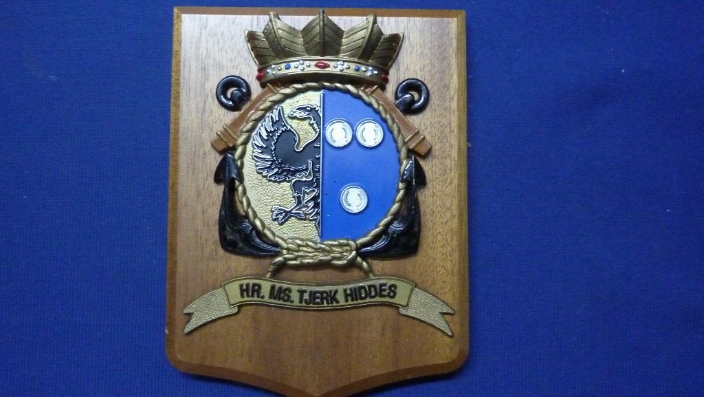 Marine, Wapenschild, Hr.MS.Tjerk Hiddes, F804, Ophalen of Verzenden, Marine, Nederland, Embleem of Badge