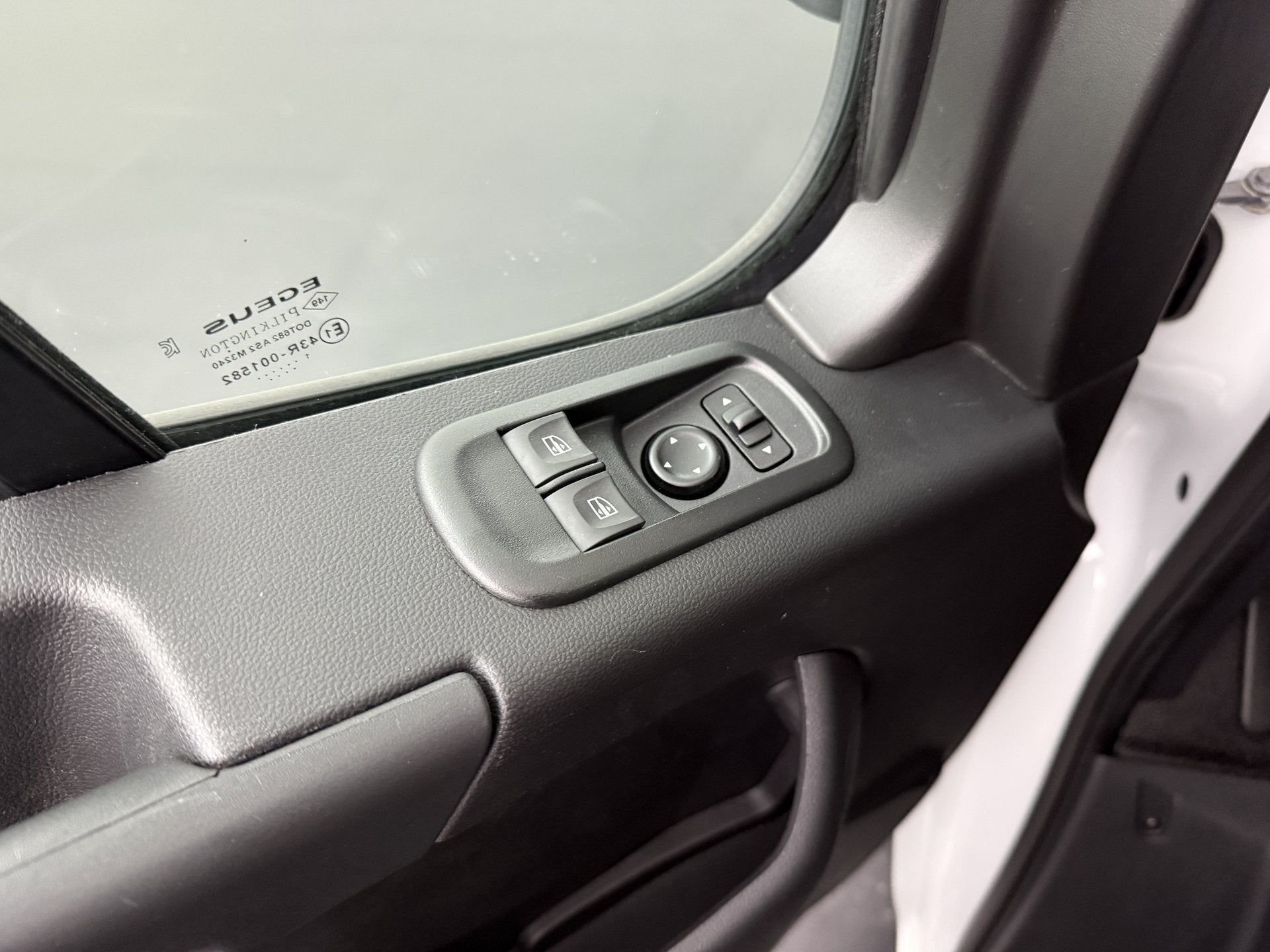 Foto 8 van Renault Master 2.3DCi 165PK Bakwagen+Laadklep | Navigatie |