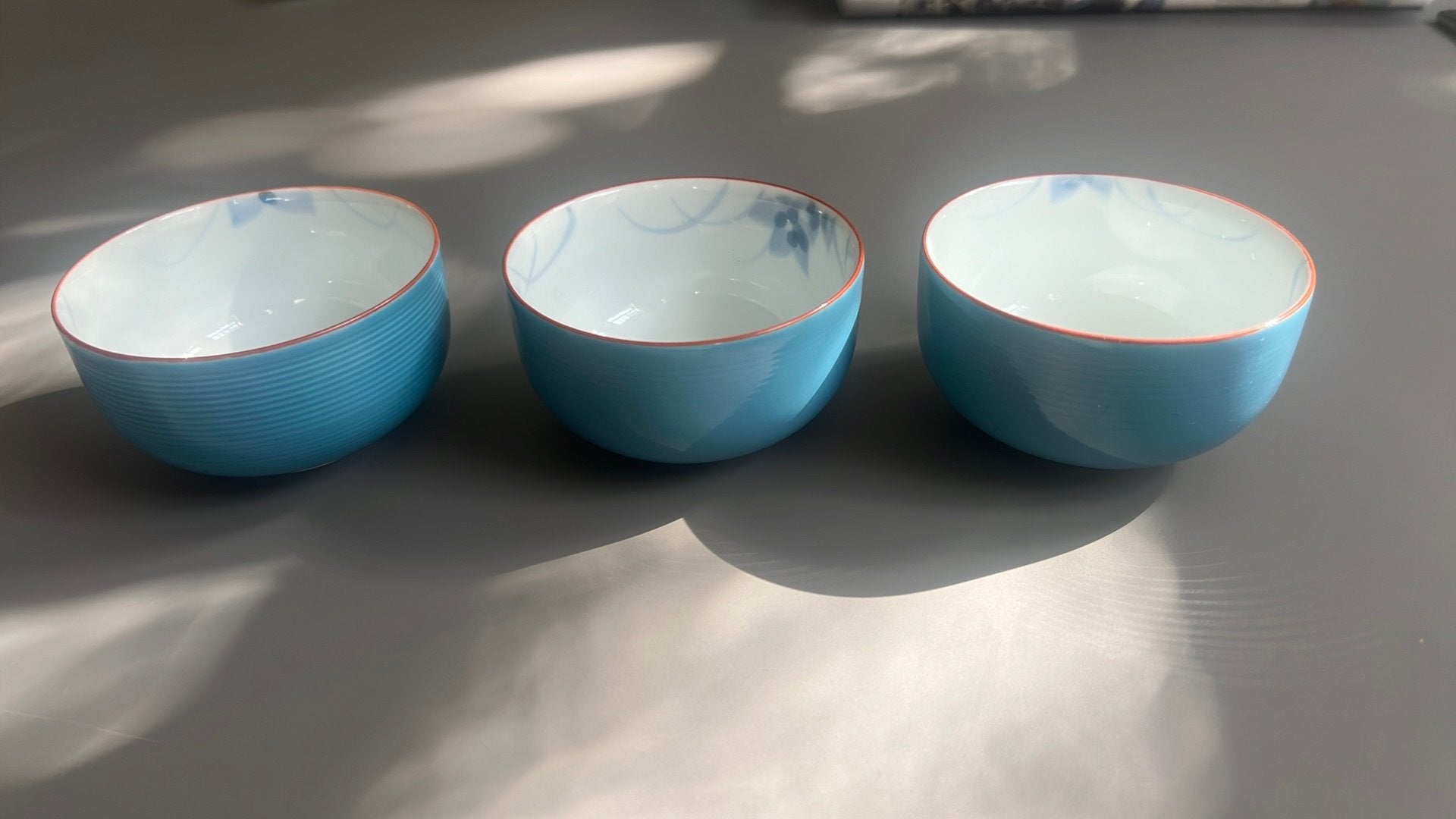 Set van 3 Japanse arita celadon sake-kommetjes met Fuku-merk, Ophalen of Verzenden